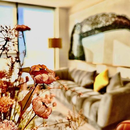 Highrise Best Location 2Baths Мелбърн Екстериор снимка