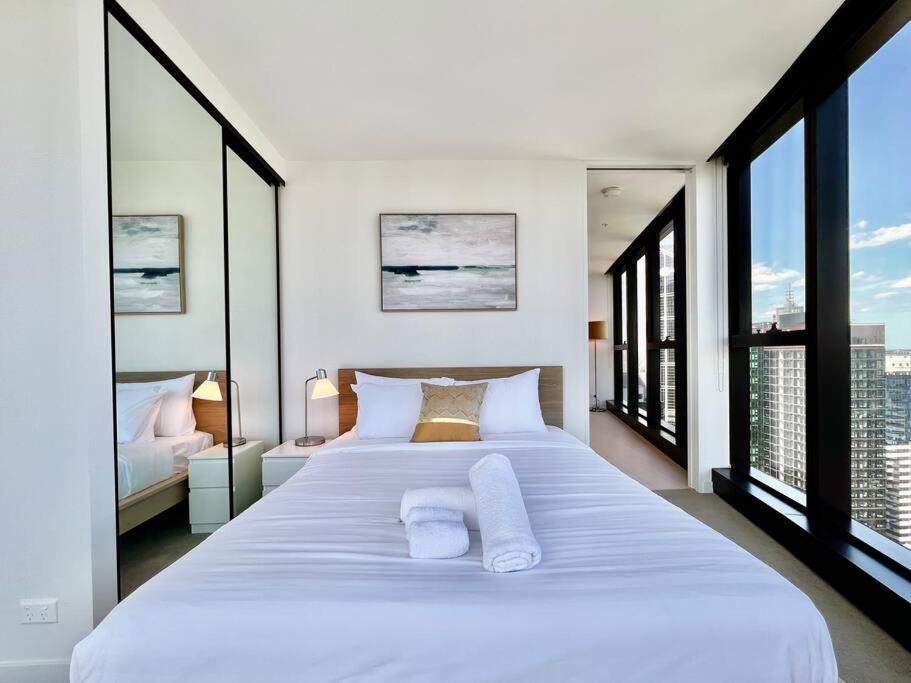 Highrise Best Location 2Baths Мелбърн Екстериор снимка