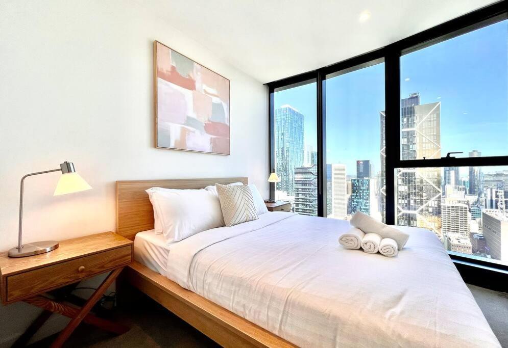 Highrise Best Location 2Baths Мелбърн Екстериор снимка