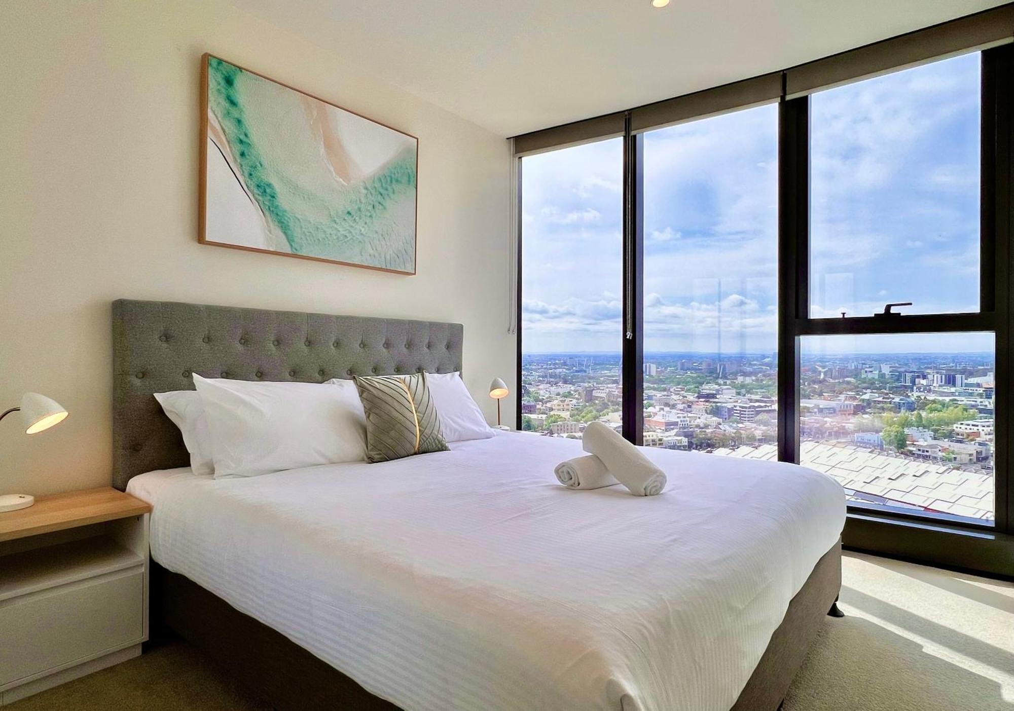 Highrise Best Location 2Baths Мелбърн Екстериор снимка