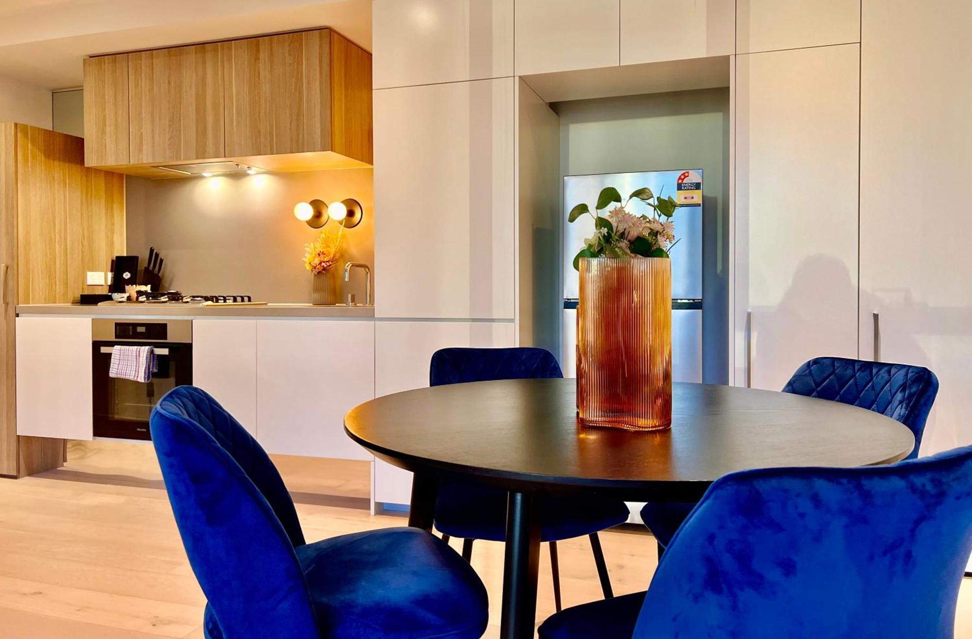 Highrise Best Location 2Baths Мелбърн Екстериор снимка