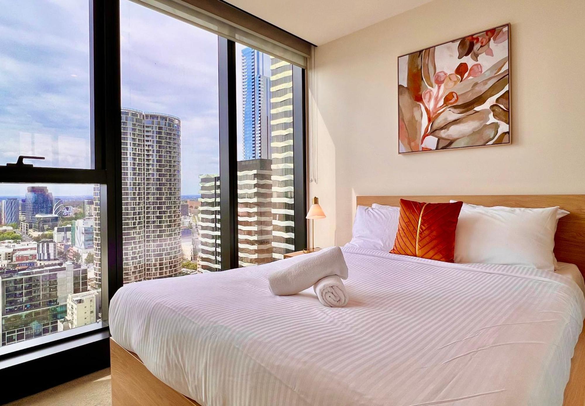 Highrise Best Location 2Baths Мелбърн Екстериор снимка