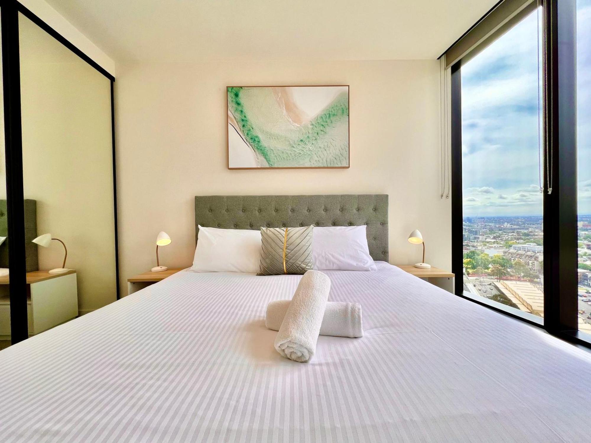 Highrise Best Location 2Baths Мелбърн Екстериор снимка