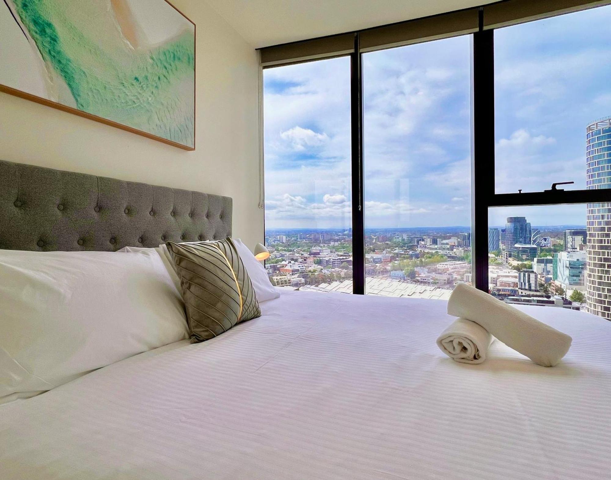 Highrise Best Location 2Baths Мелбърн Екстериор снимка