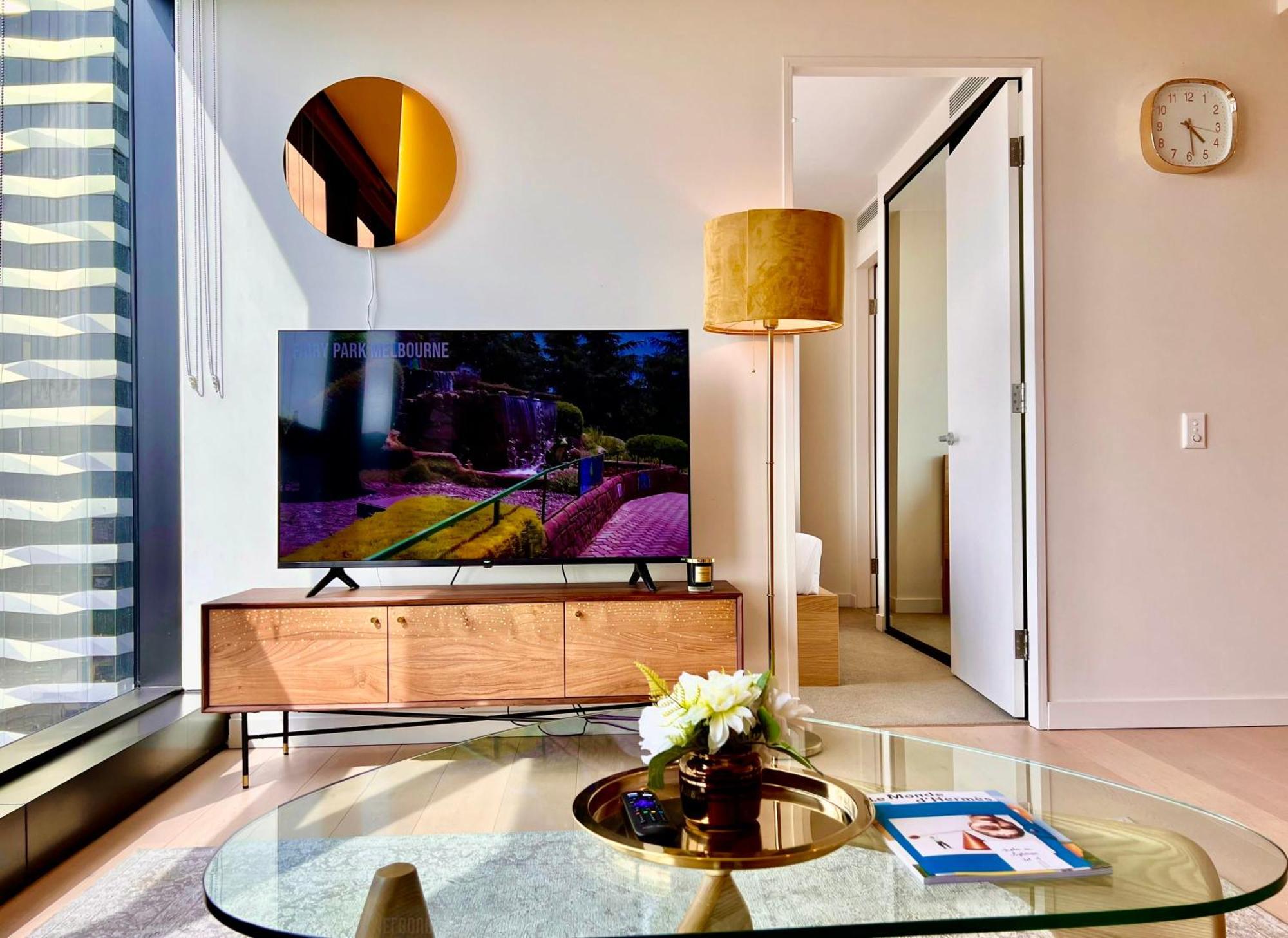 Highrise Best Location 2Baths Мелбърн Екстериор снимка