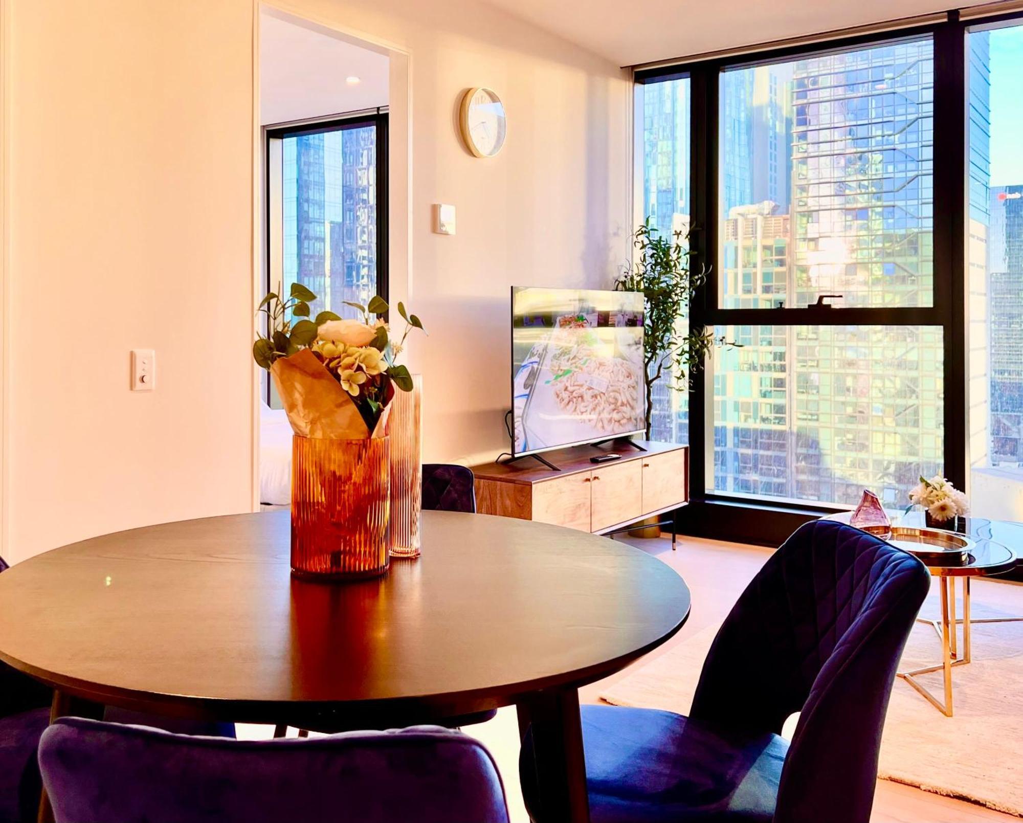 Highrise Best Location 2Baths Мелбърн Екстериор снимка