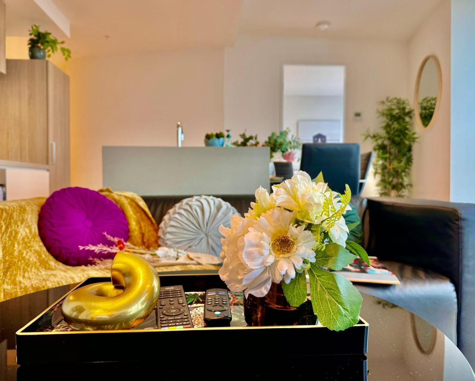 Highrise Best Location 2Baths Мелбърн Екстериор снимка